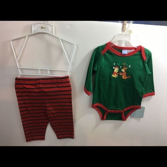 NWT Christmas Disney Winnie The Pooh 3-6 mo Onesie with Pants - Picture 1 of 4
